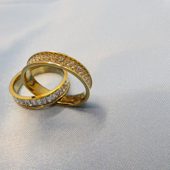Michael Korse Ring size 8 - Picture 7 of 7